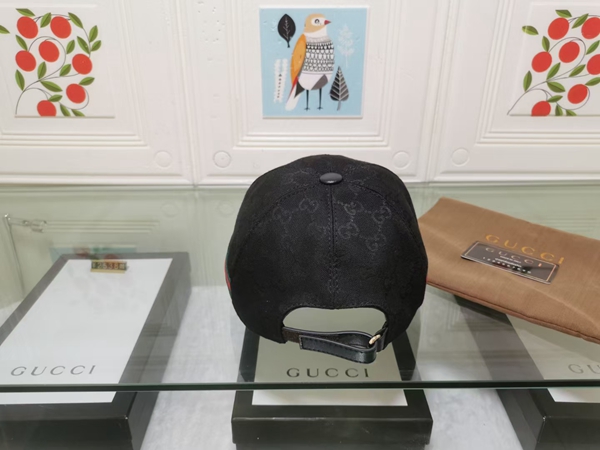 ブランド帽子側面デザイン